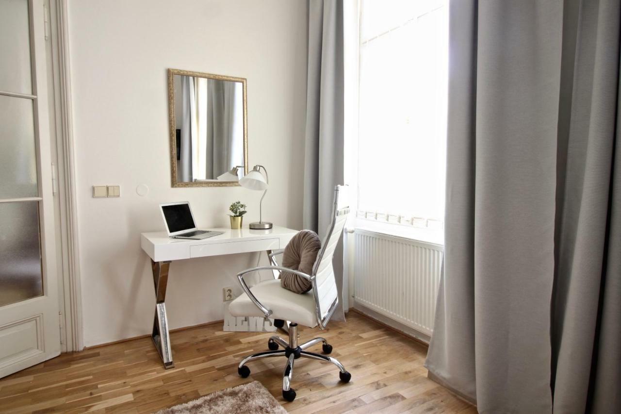 New Design & Style Apartment Old Town Xxl Praga Zewnętrze zdjęcie