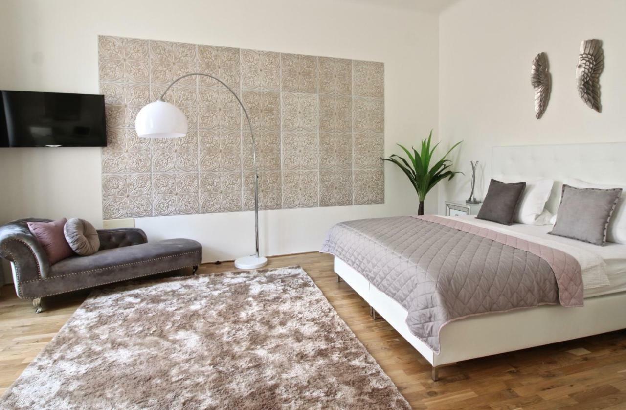 New Design & Style Apartment Old Town Xxl Praga Zewnętrze zdjęcie