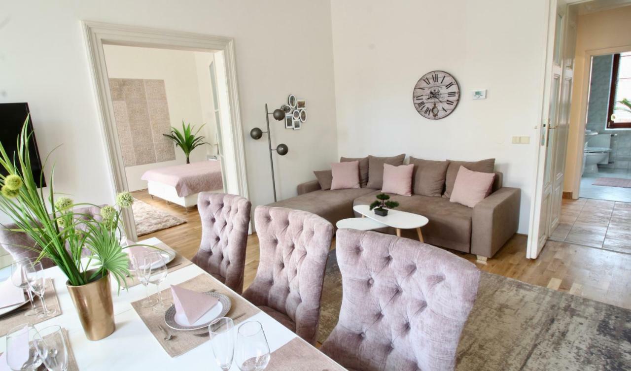 New Design & Style Apartment Old Town Xxl Praga Zewnętrze zdjęcie