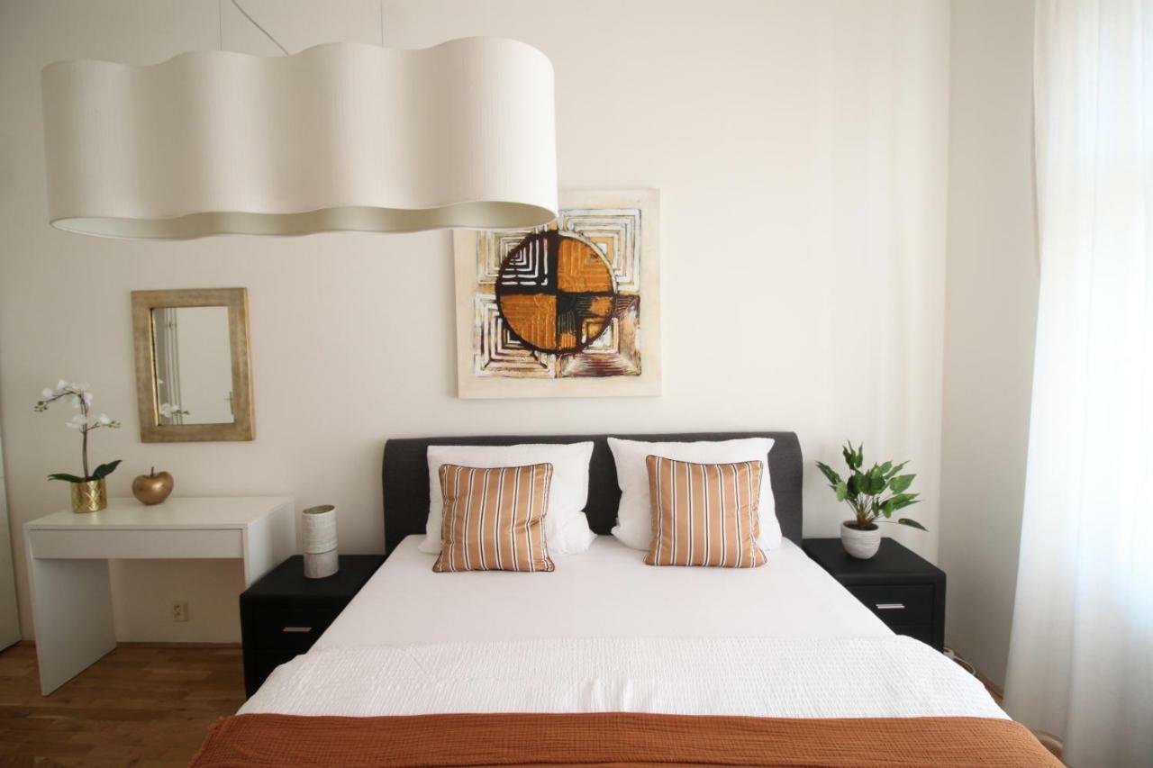 New Design & Style Apartment Old Town Xxl Praga Zewnętrze zdjęcie