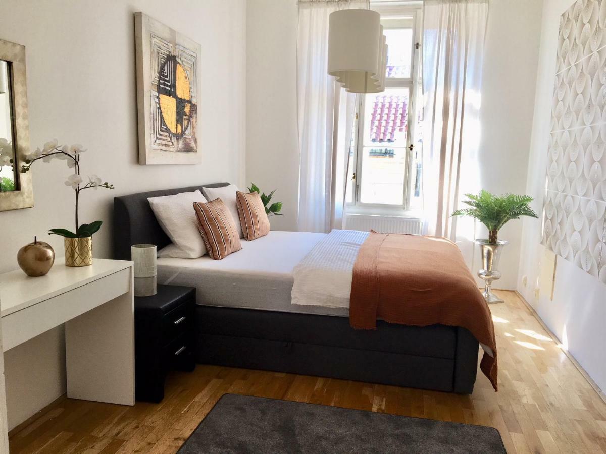 New Design & Style Apartment Old Town Xxl Praga Zewnętrze zdjęcie