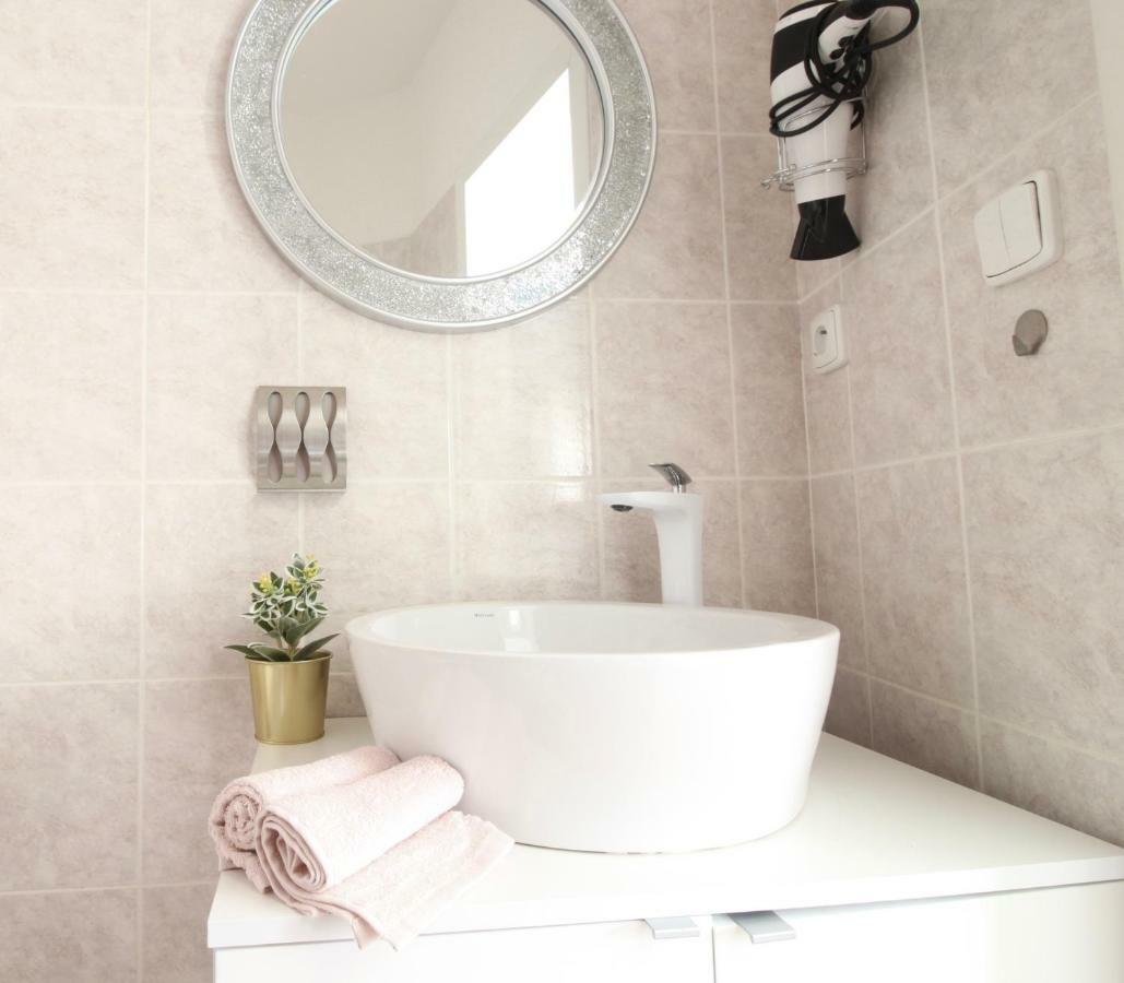 New Design & Style Apartment Old Town Xxl Praga Zewnętrze zdjęcie