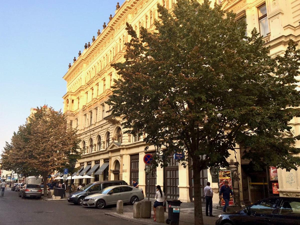 New Design & Style Apartment Old Town Xxl Praga Zewnętrze zdjęcie